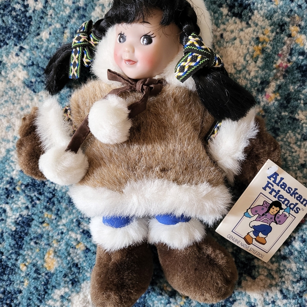 Vintage ANCHORAGE Alaska Eskimo Doll. Bean Bag Torso. 9" Tall